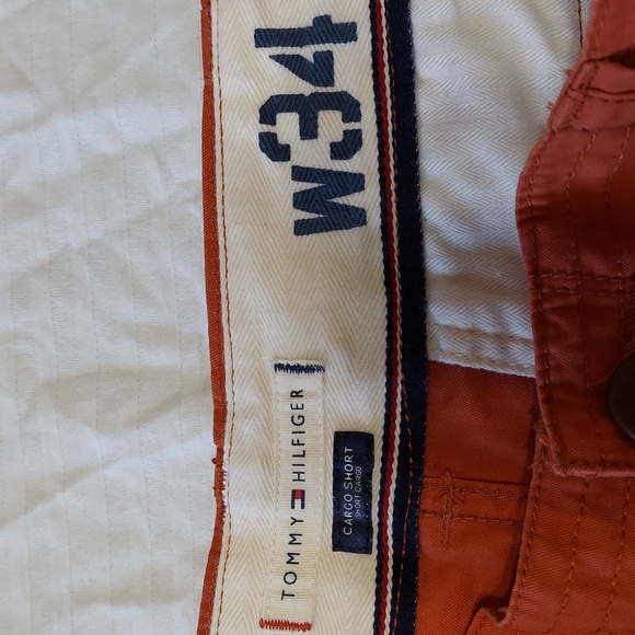 Tommy Hilfiger Like New Cargo Shorts Waist 34 Rust - Picture 2 of 2